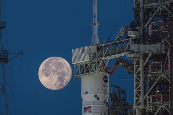 NASA Artemis spacecraft on launch pad amid cloudy weather conditions